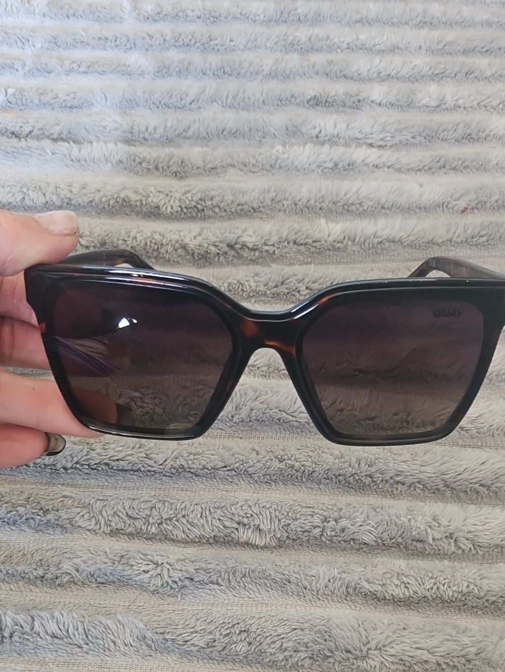 Quay Level Up Designer sunglasses - Picture 2 of 7